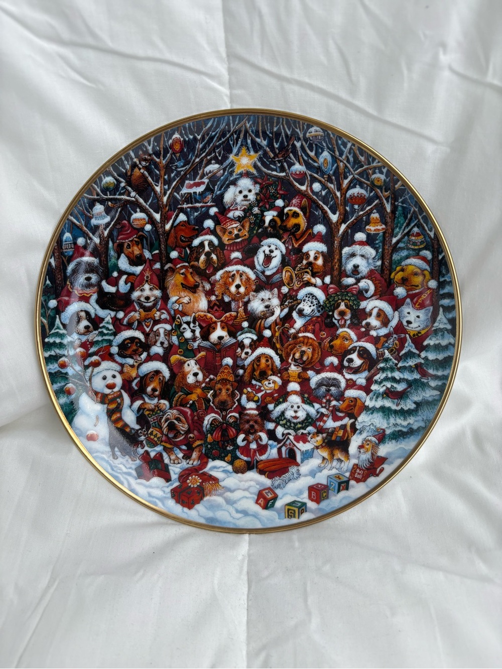 Vintage Santa Paw limited edition collector plate. By the artist Bill Bell.